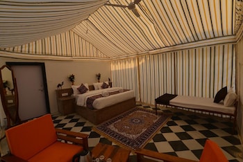 desert overnight camp and resort jaisalmer