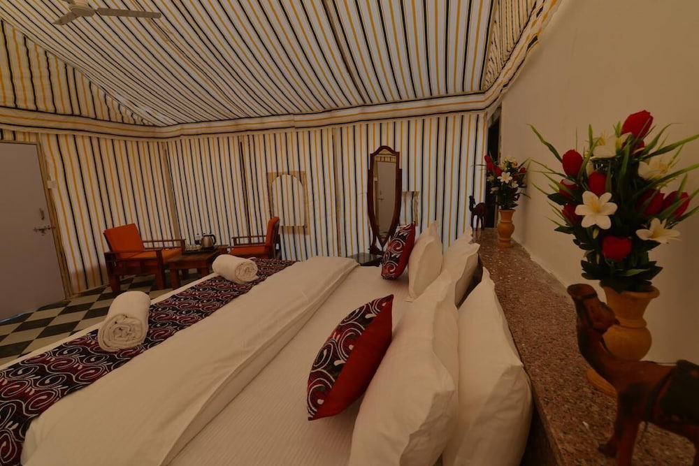 desert overnight camp and resort jaisalmer