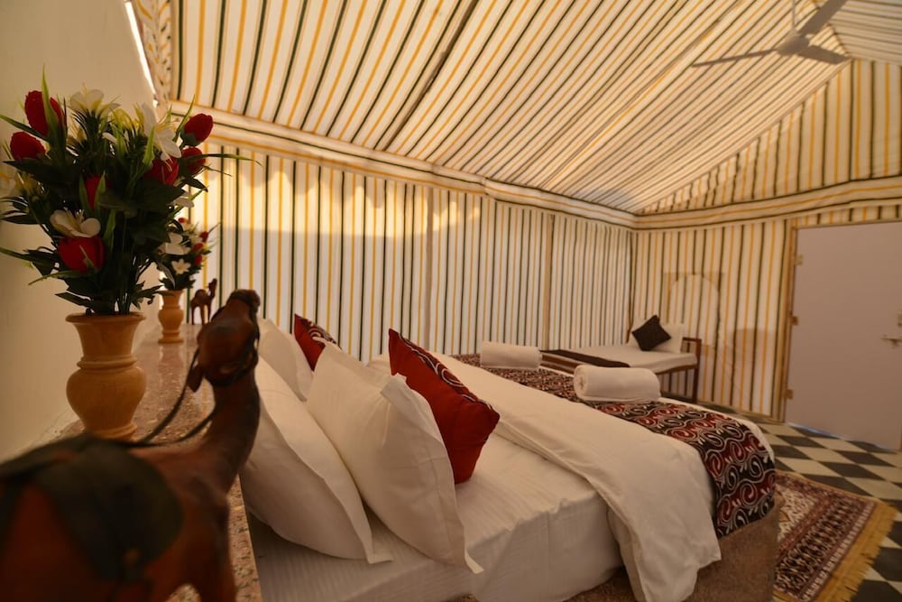 desert overnight camp and resort jaisalmer