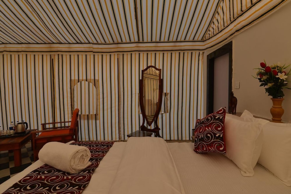 desert overnight camp and resort jaisalmer