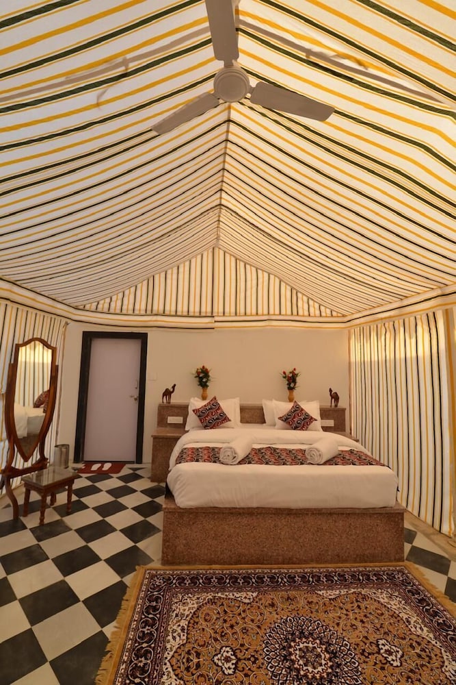 desert overnight camp and resort jaisalmer