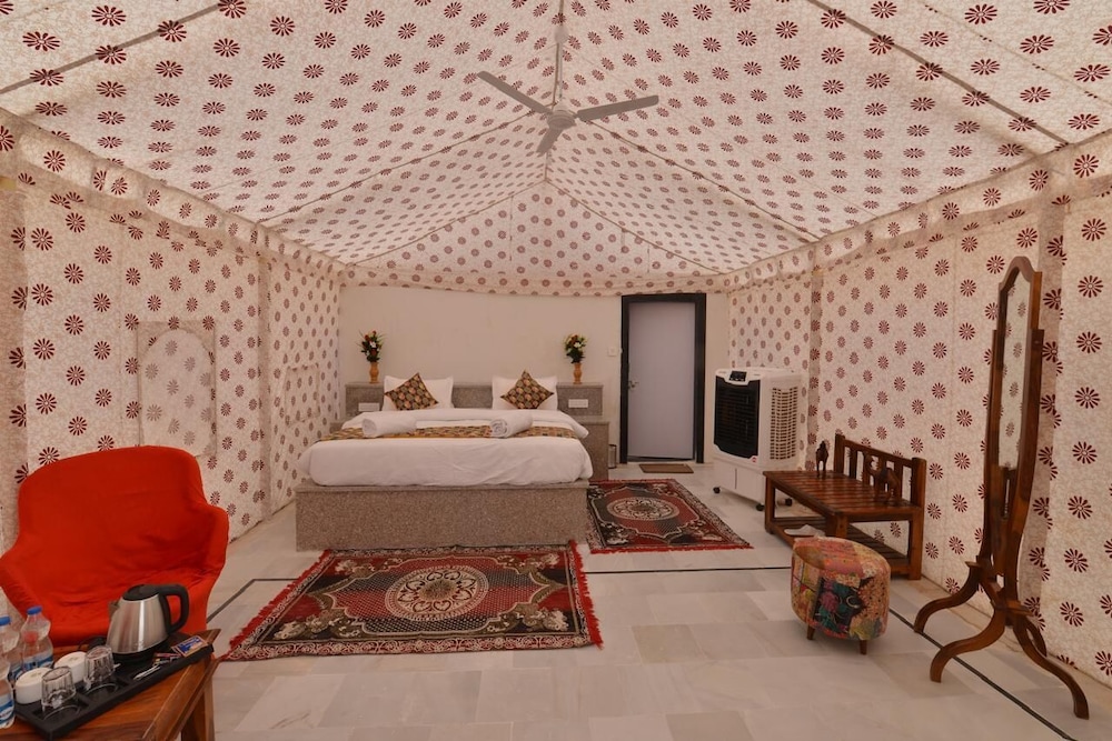 desert overnight camp and resort jaisalmer