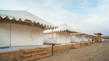 desert overnight camp and resort jaisalmer