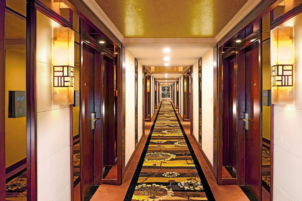 hotel emperor macau