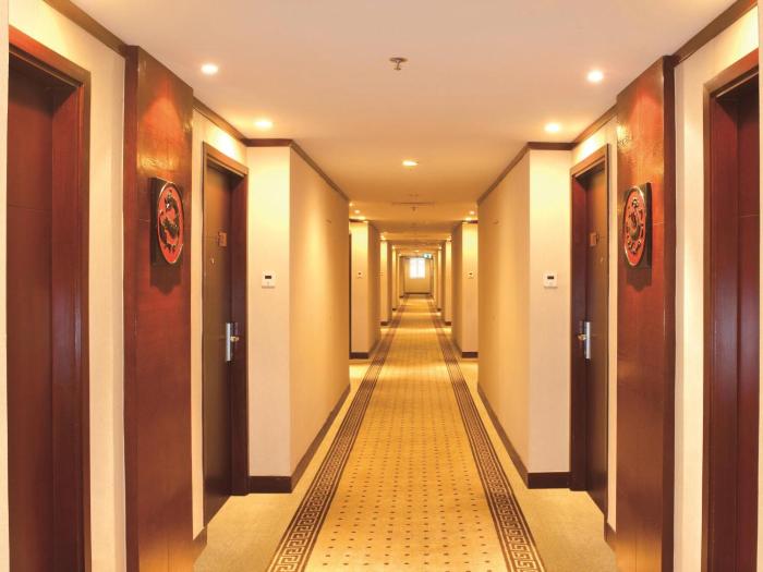 hotel emperor macau