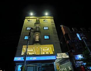 hotel suraj palace
