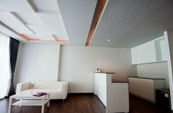 Chalay Monta,Khao Takiab>>Hua Hin,3.5 star