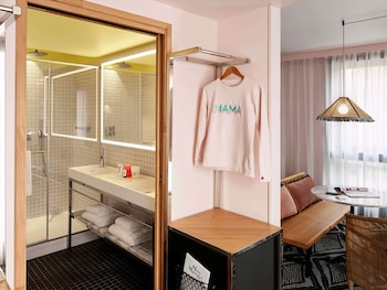 mama shelter paris west