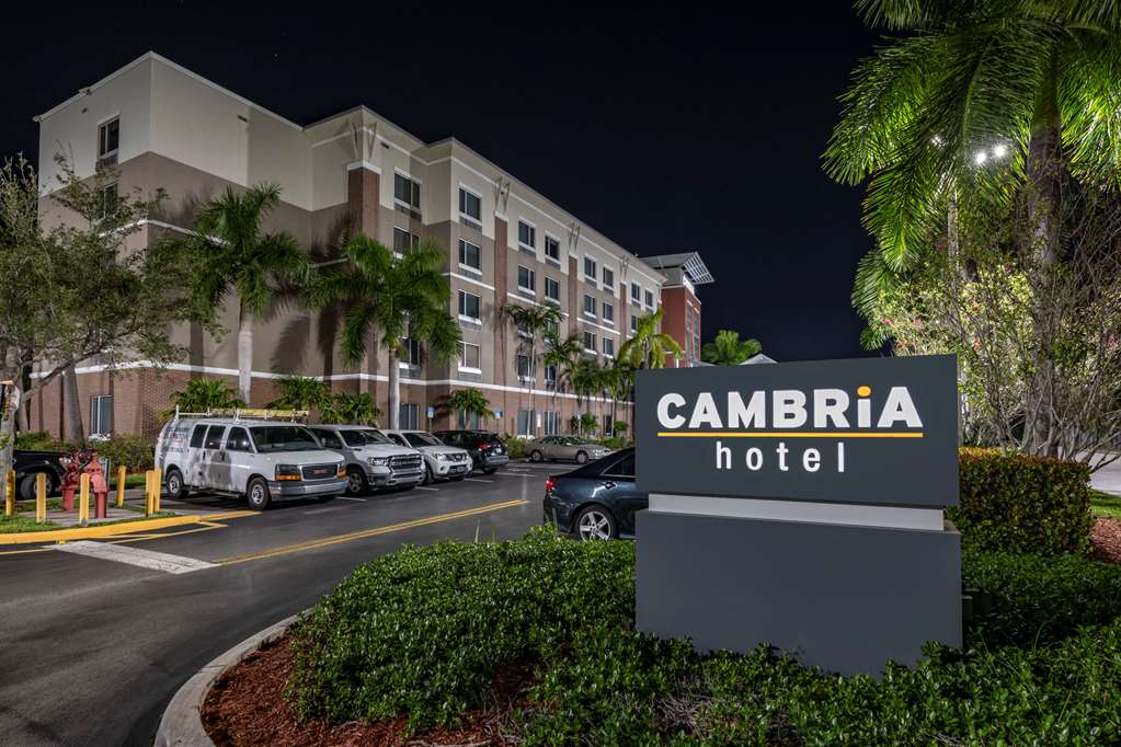 cambria hotel ft lauderdale airport south and cruise port