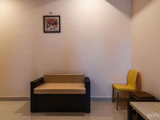 Sr Grand Hotel,Stop At Oyo 15957 Sr Grand To Discover The Wonders Of Vijayawada. The Property Offers Guests A Range,2 star