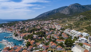 Apartments Villa Azzurra Bol,Near Zlatni Rat Beach,0 star