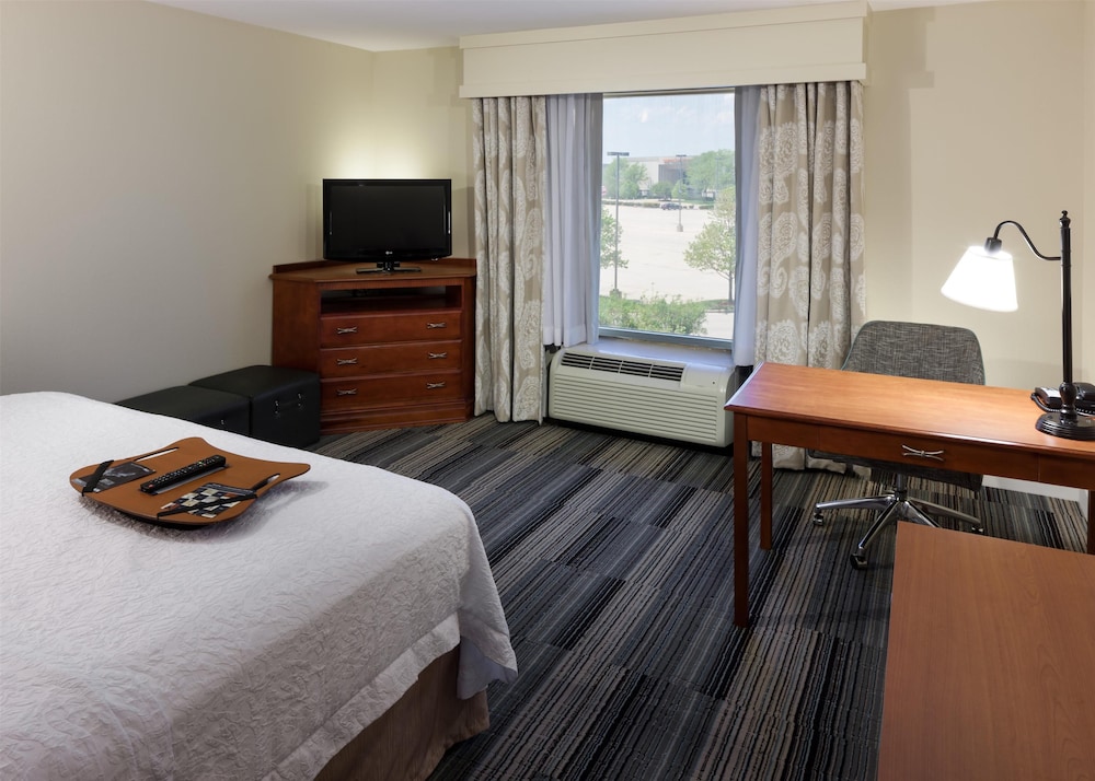 hampton inn and suites davenport