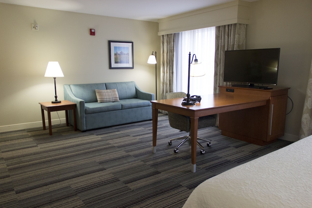 hampton inn and suites davenport