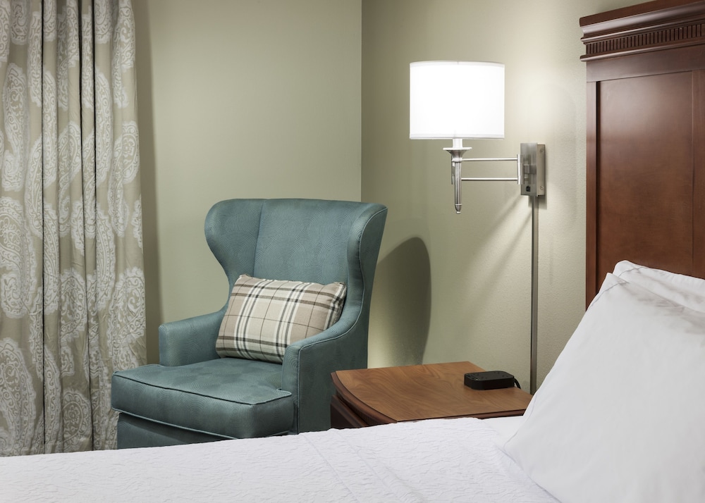 hampton inn and suites davenport