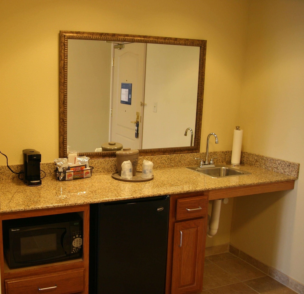 hampton inn and suites davenport