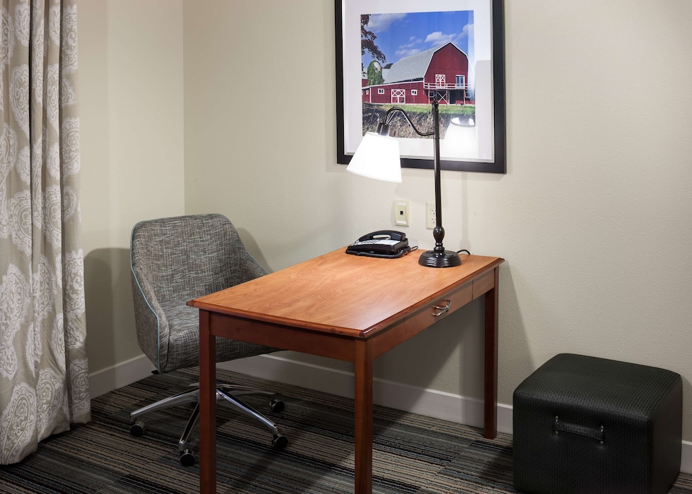 hampton inn and suites davenport