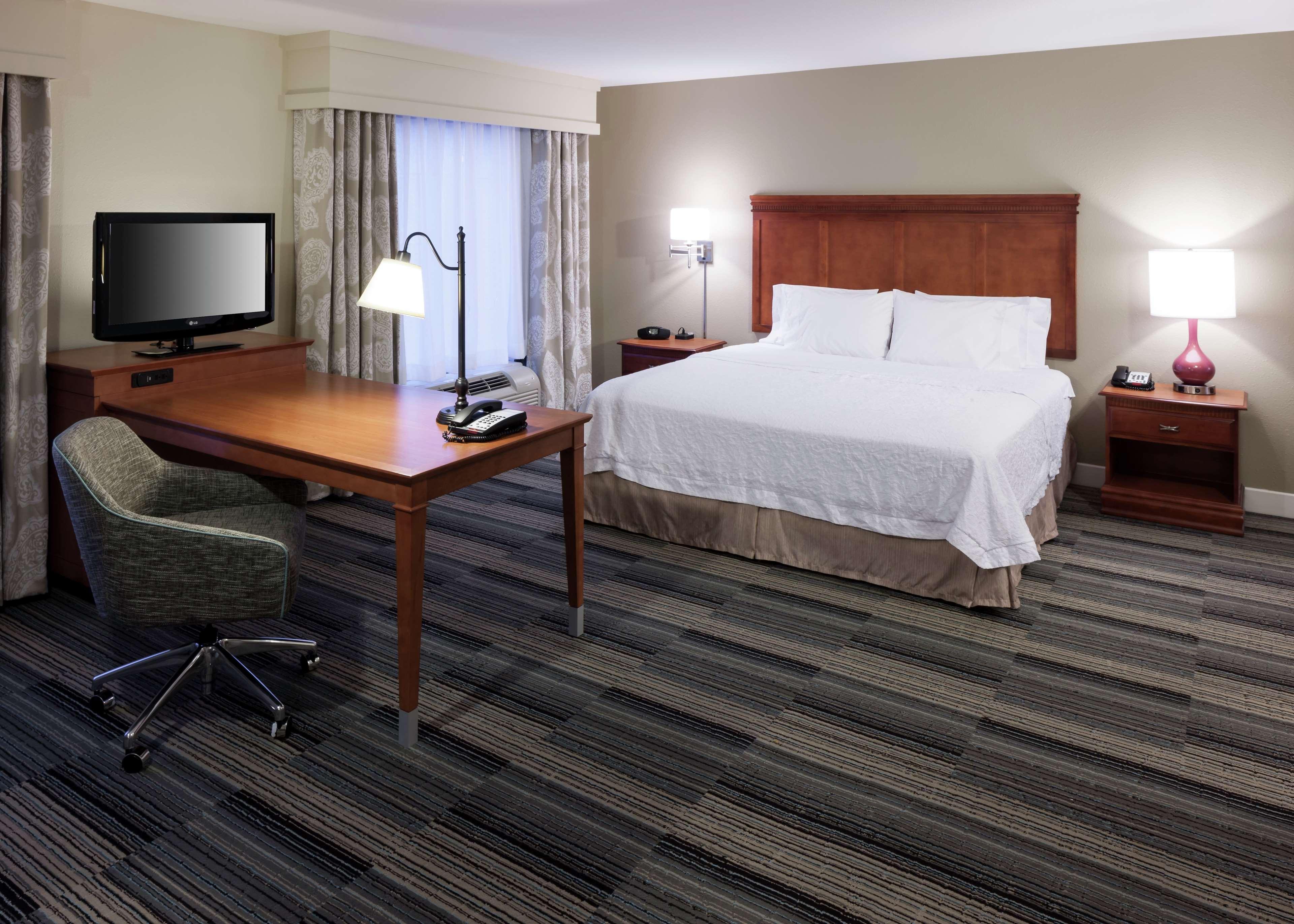 hampton inn and suites davenport