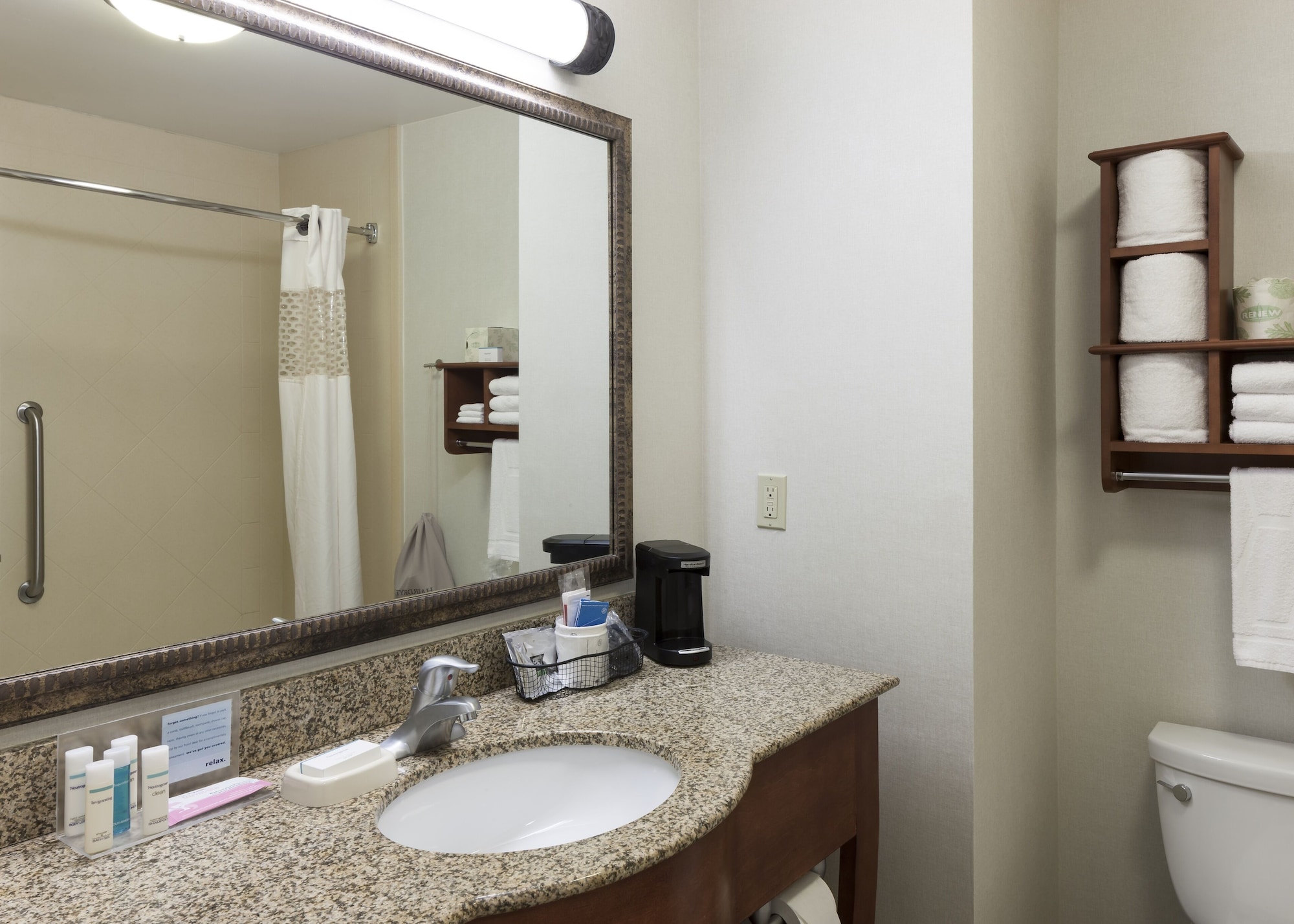 hampton inn and suites davenport