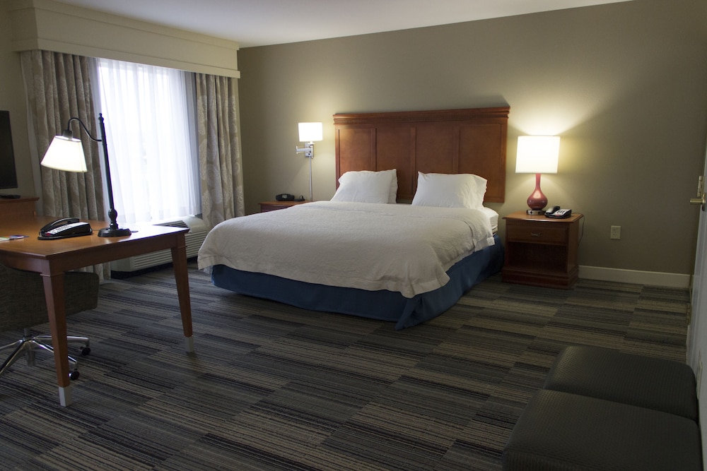 hampton inn and suites davenport