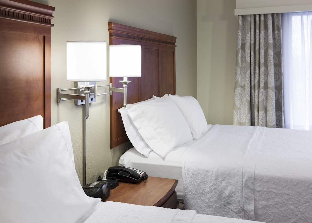 hampton inn and suites davenport