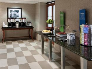 hampton inn and suites davenport