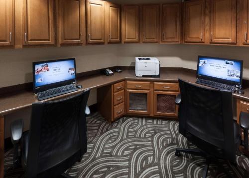 hampton inn and suites davenport