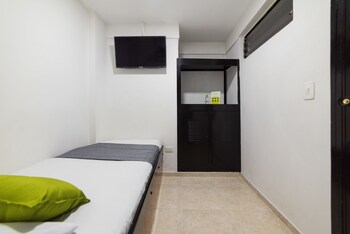 ayenda 1122 victoria