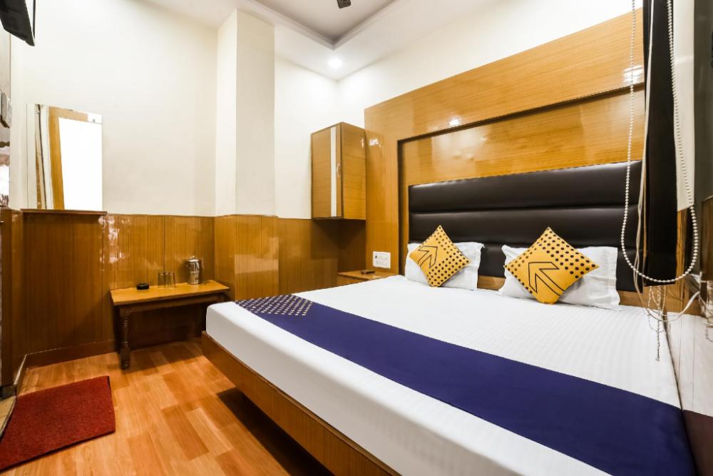hotel silver palace hostel