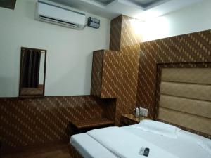 hotel silver palace hostel