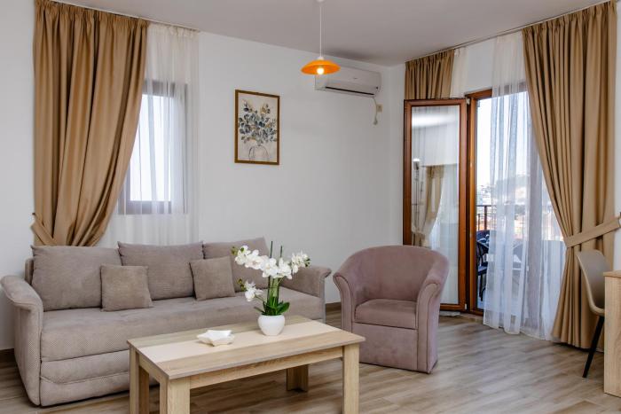 arvala lux apartments