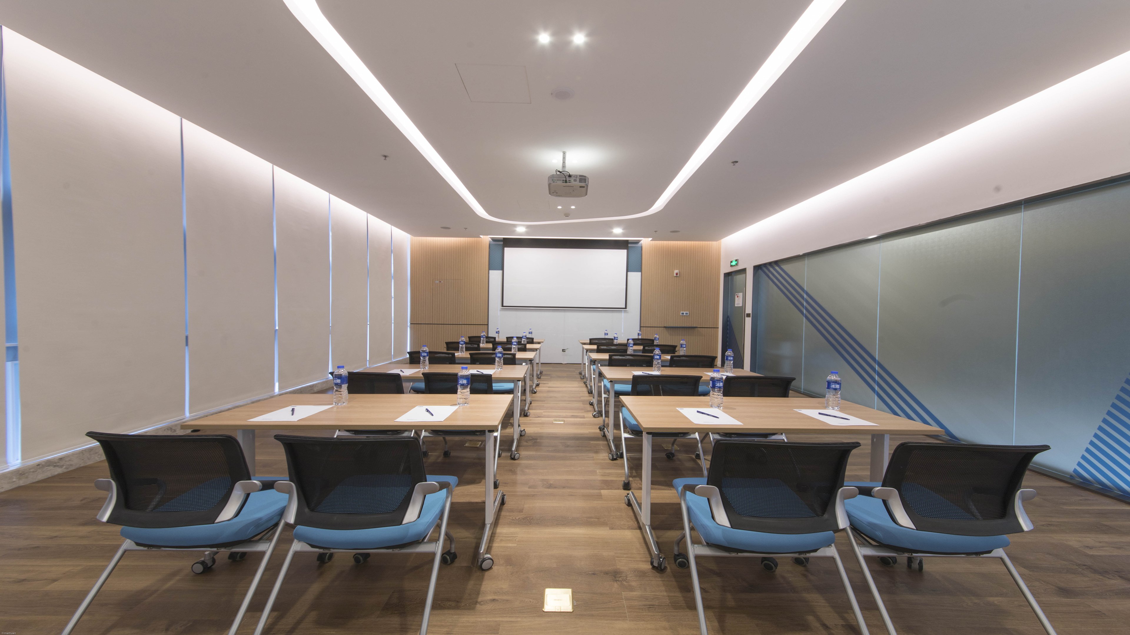 holiday inn express liyang huafu an ihg hotel