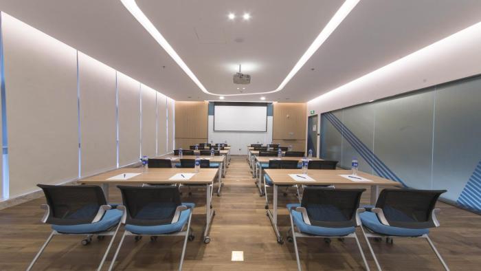holiday inn express liyang huafu an ihg hotel