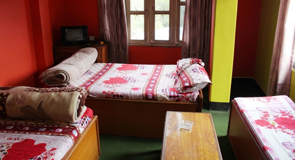 Duna Tapari Restaurant And Guest House,In Byas,3 star
