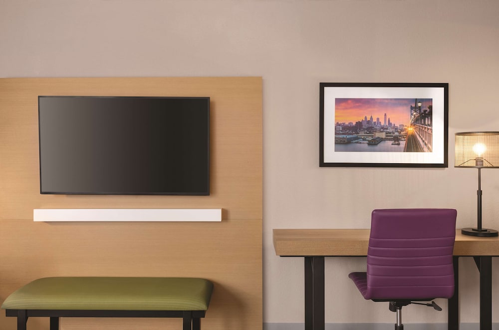 holiday inn philadelphia arpt stadium area by ihg