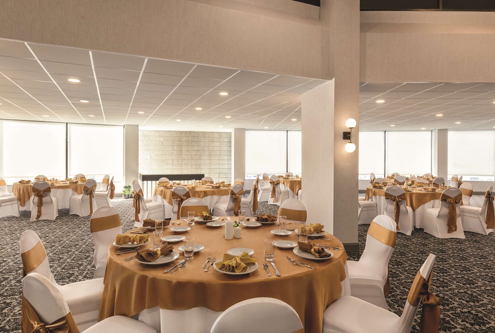 holiday inn philadelphia arpt stadium area by ihg