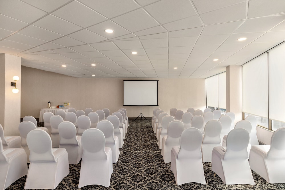 holiday inn philadelphia arpt stadium area by ihg
