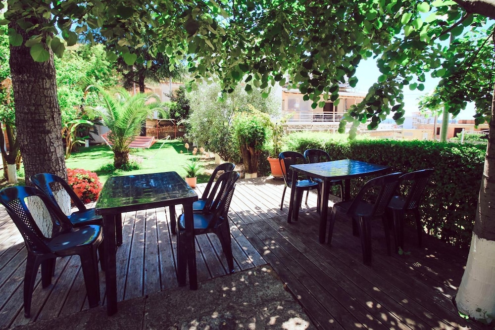 villa green garden
