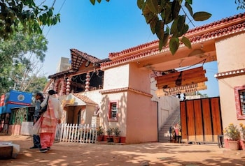 shakuntala village resort