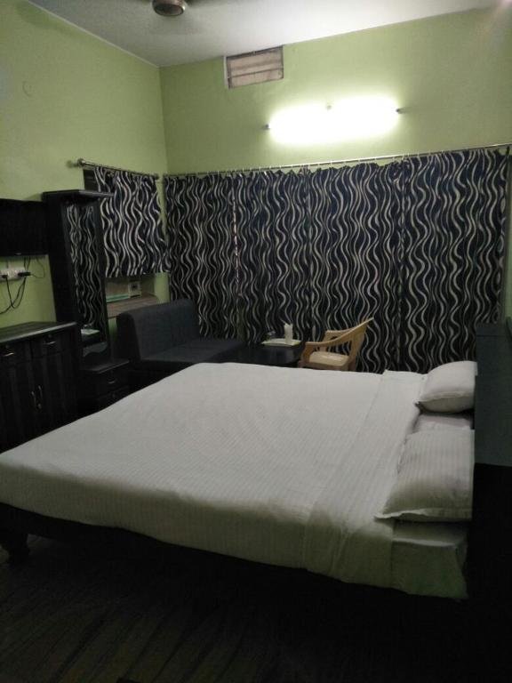 Panchwati Inn Guest House,Near Patna Junction Railway Station,2 star