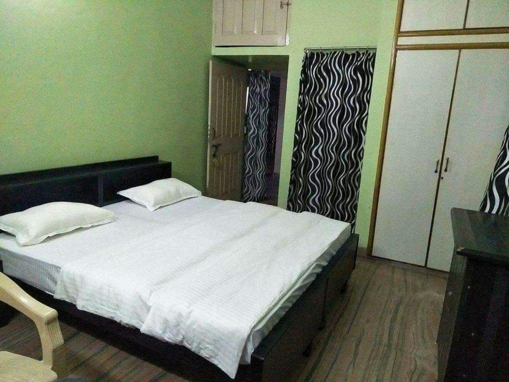 Panchwati Inn Guest House,Near Patna Junction Railway Station,2 star