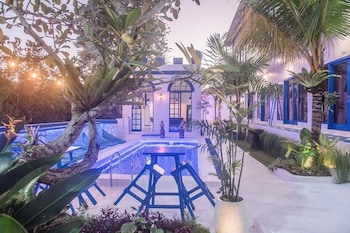 Bombora Surf Camp,Kuta>>Bali,3 star