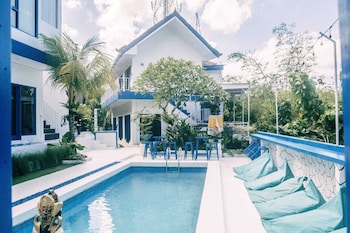 Bombora Surf Camp,Kuta>>Bali,3 star