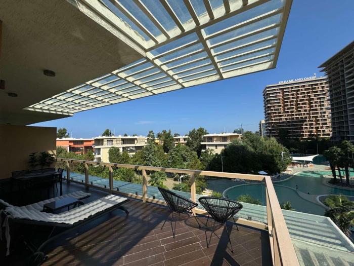 dreamland apartments oasis