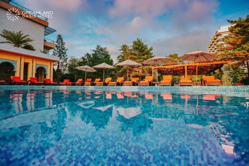 dreamland apartments oasis
