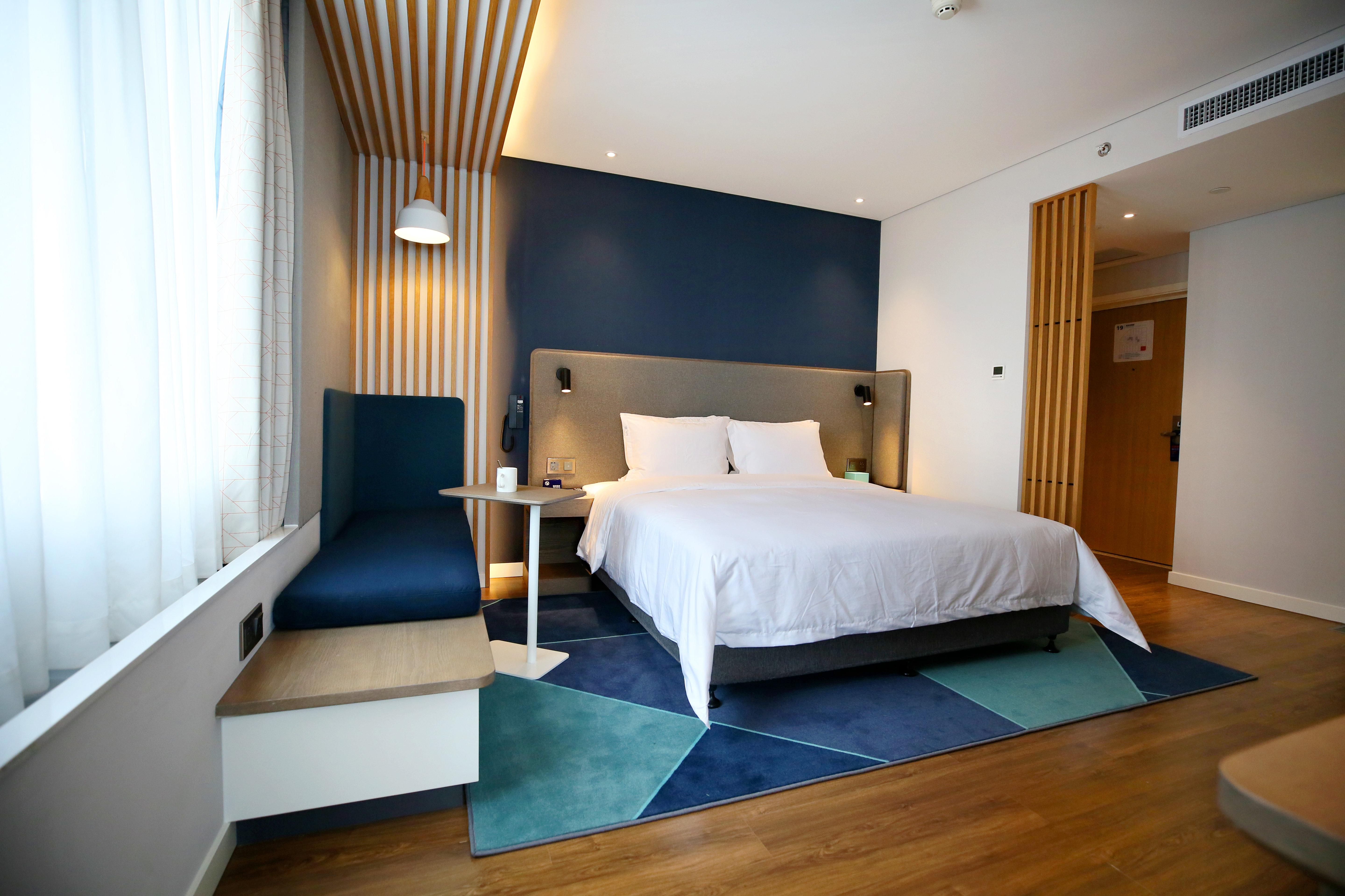 holiday inn express chengdu north railway station an ihg hotel