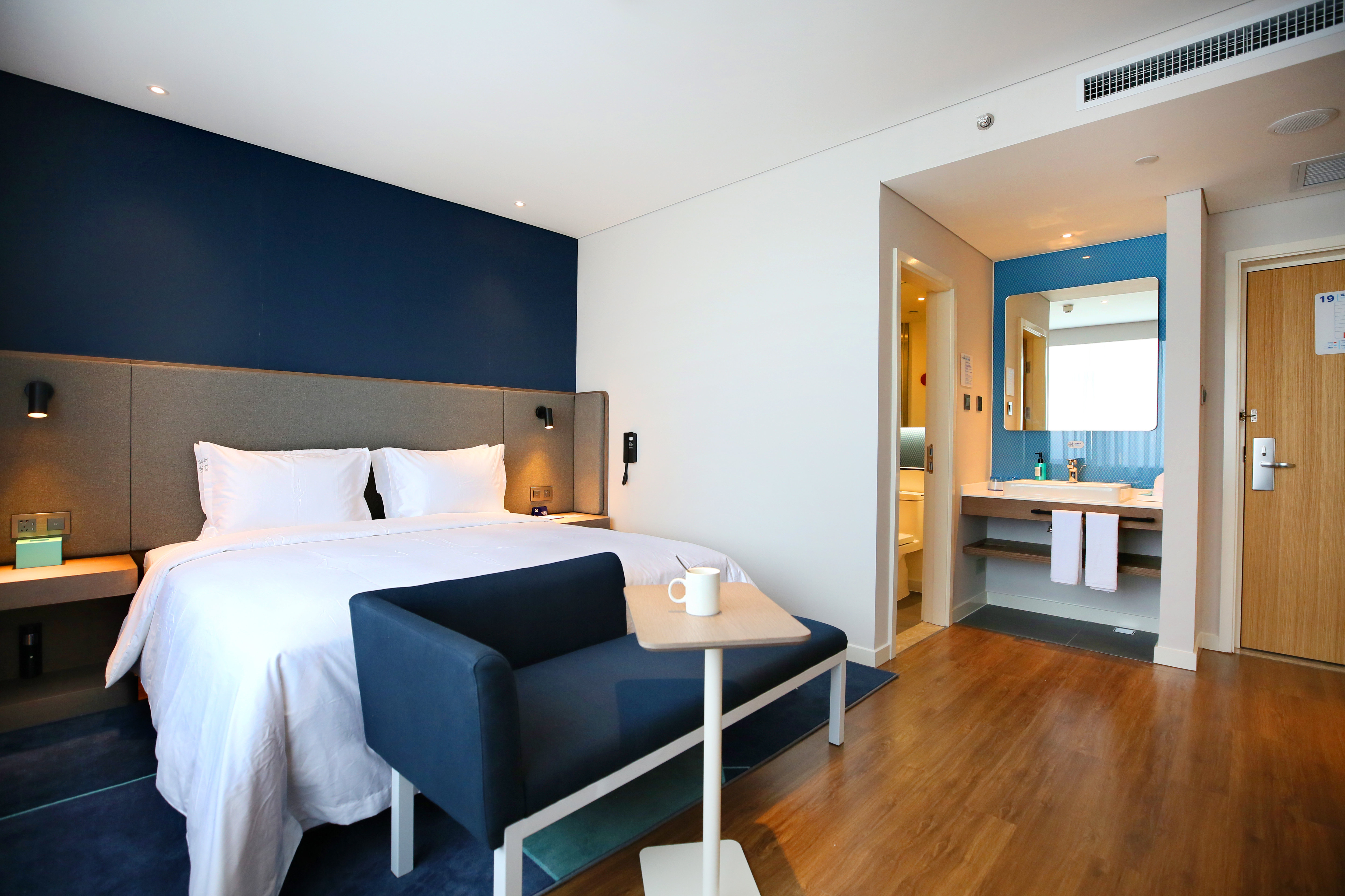 holiday inn express chengdu north railway station an ihg hotel