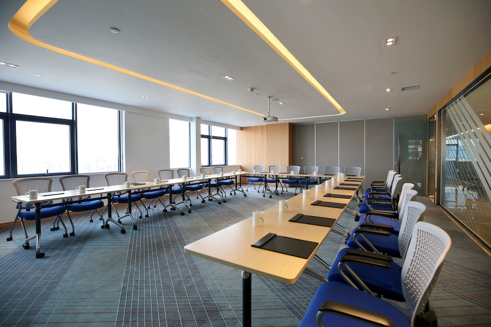 holiday inn express chengdu north railway station an ihg hotel
