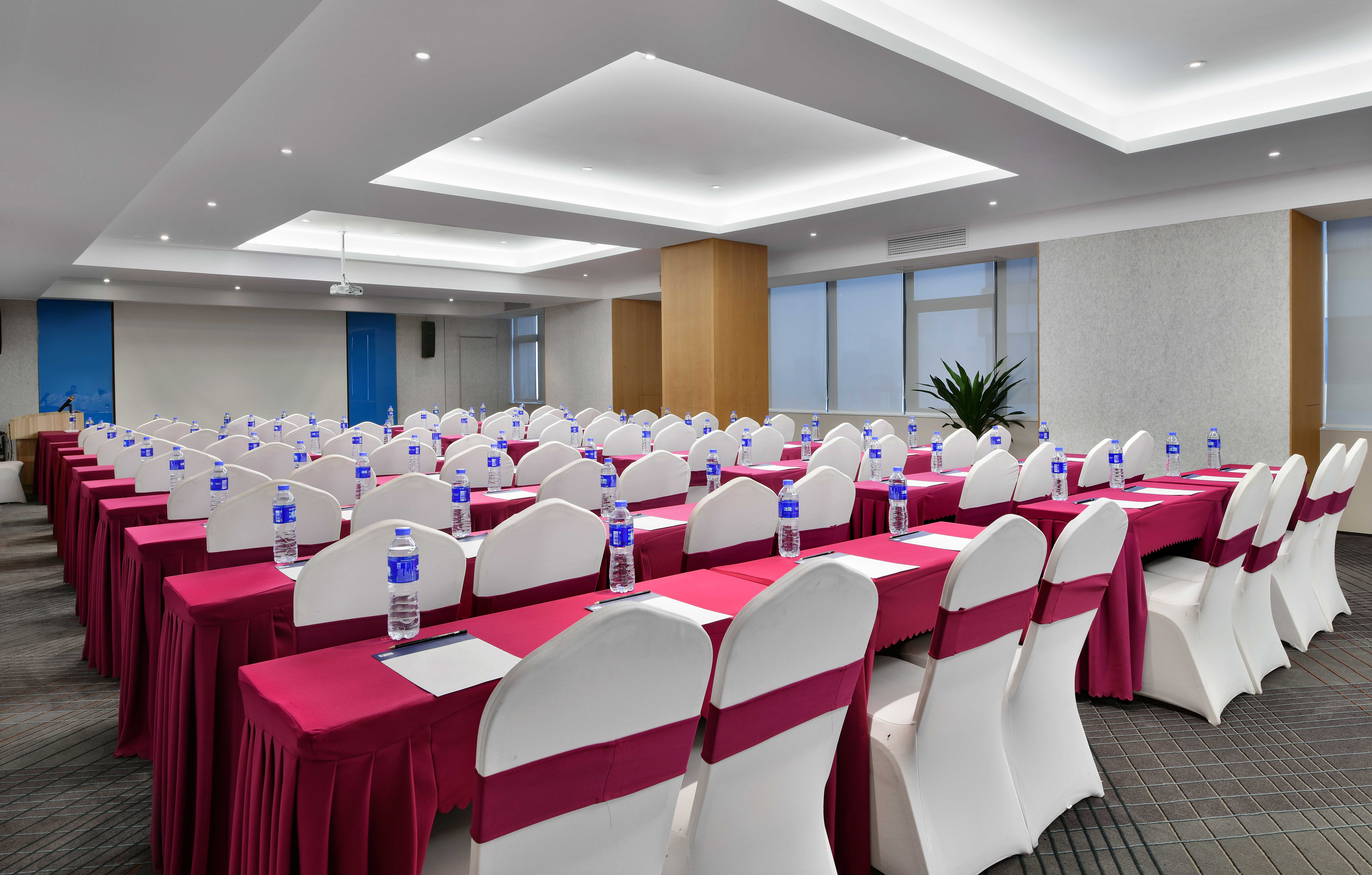 holiday inn express chengdu north railway station an ihg hotel