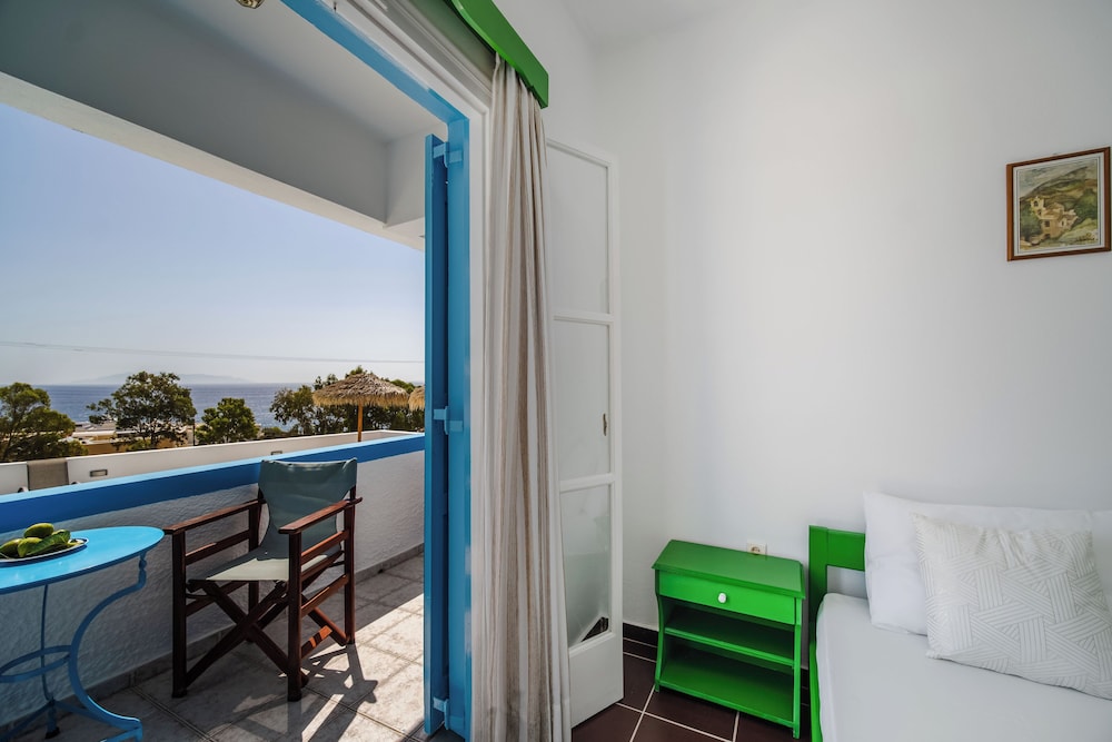 ancient thera apartments