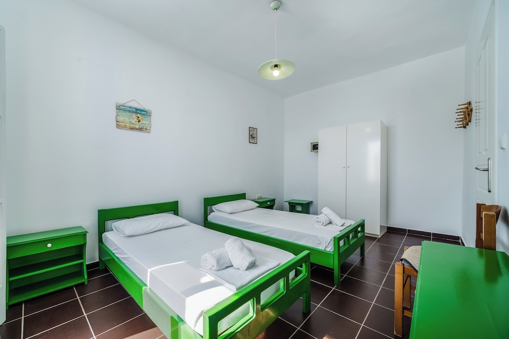 ancient thera apartments